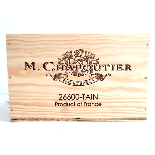 304 - M. CHAPOUTIER L'ERMITE ERMITAGE 2019
6 bottles, in original wooden case, 75cl and 14.5%