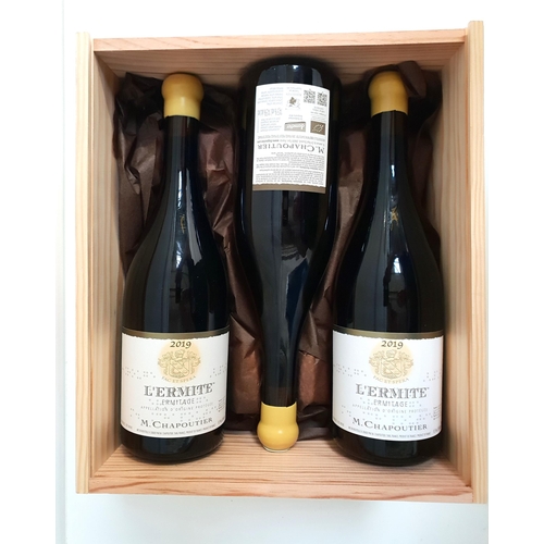 304 - M. CHAPOUTIER L'ERMITE ERMITAGE 2019
6 bottles, in original wooden case, 75cl and 14.5%