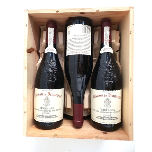 313 - CHATEAU DE BEAUCASTEL CHATEAUNEUF-DU-PAPE 2007
6 bottles, in original wooden case, 75cl and 14.5%