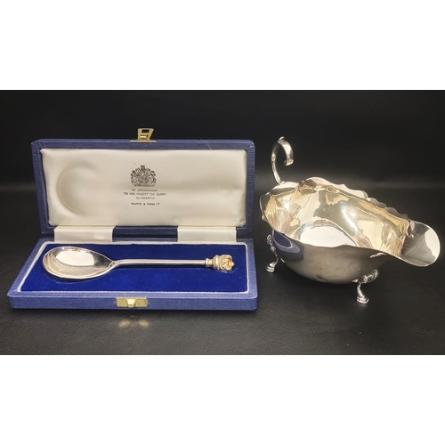 134 - CASED SILVER QUEEN'S SILVER JUBILEE (1952-1977) SPOON
with crown finial, London hallmarks for 1977, ... 