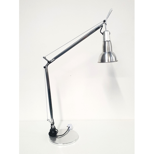 431 - ARTEMIDE TOLOMEOANGLEPOISE LAMP
in metal and aluminium on a circular weighted base