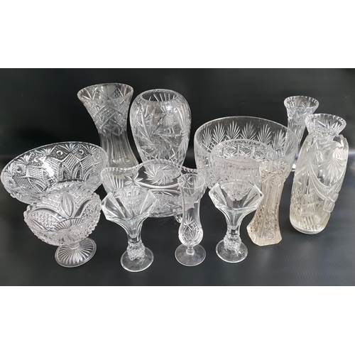 165 - SELECTION OF CUT GLASS WARE
including a large circular centre bowl, 27.5cm diameter, two circular fr... 