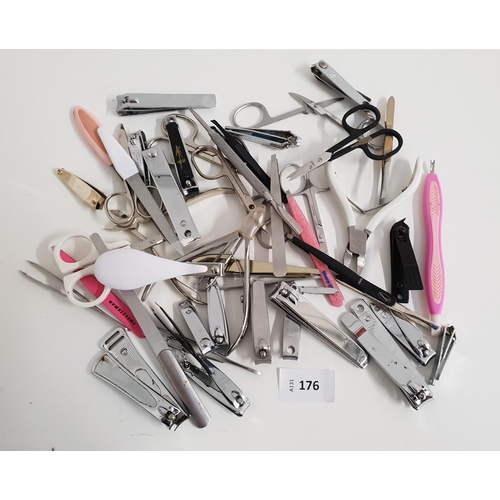 SELECTION OF SCISSORS, NAIL TOOLS AND TWEEZERS
