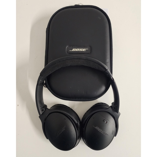 PAIR OF BOSE QC 35 HEADPHONES
in Bose case
Note: extensive wear to the earpads