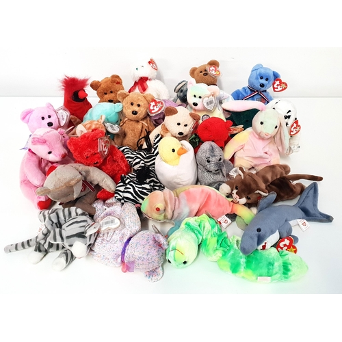 371 - SELECTION OF THIRTY BEANIE BABIES
comprising 2004 Holiday Teddy, Rescue, Eggbert, Squirmy, 1999 Sign... 