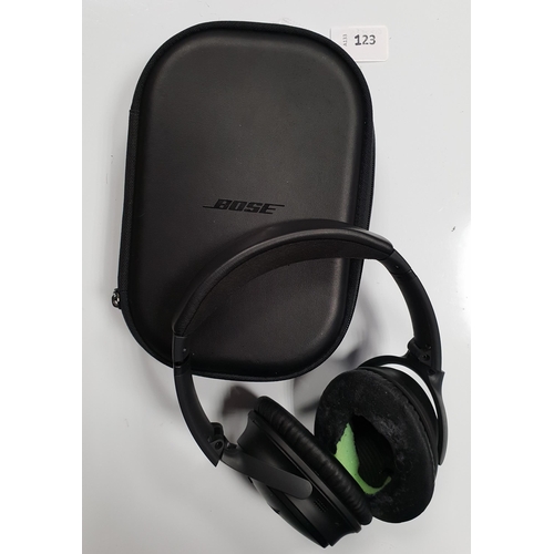 123 - PAIR OF BOSE QC 35 HEADPHONES
in Bose case
Note: extensive wear to the earpads