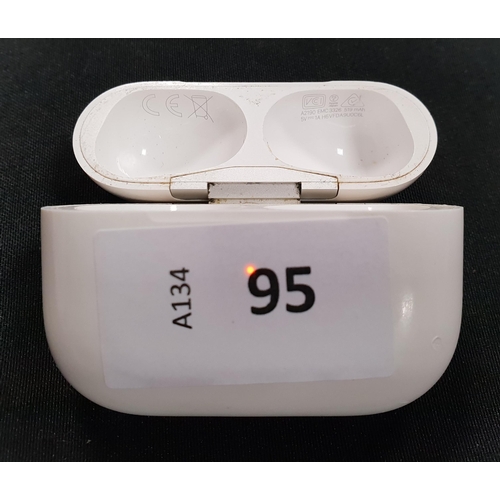 95 - APPLE AIRPODS PRO CHARGING CASE