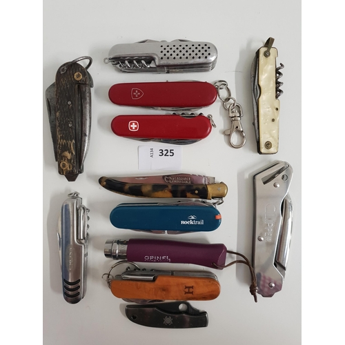 325 - SELECTION OF TWELVE SWISS ARMI KNIVES AND MULTI TOOLS
of various sizes and designs
Note: You must be... 