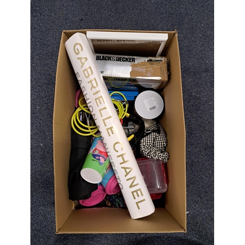 94 - ONE BOX OF MISCELLANEOUS ITEMS
including water bottles, umbrellas, re-usable cups, highlighter pens,... 