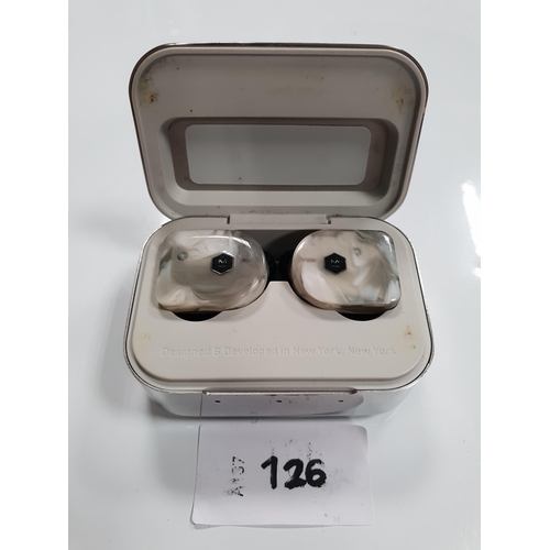 MASTER & DYNAMIC MW07 WIRELESS EARBUDS
in white marble and in charging case