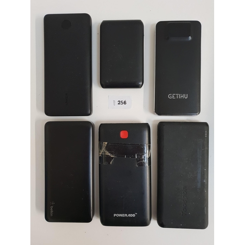 256 - SELECTION OF SIX POWERBANKS
including Vido, Anker and Belkin