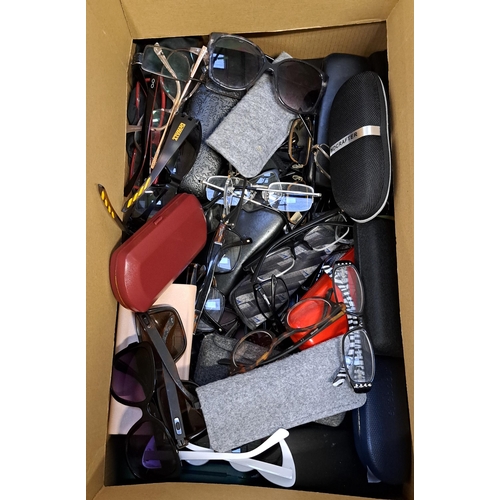 54 - ONE BOX OF BRANDED AND UNBRANDED SUNGLASSES AND GLASSES
Note: Some sunglasses may have prescription ... 