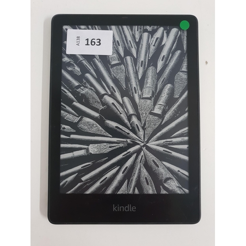 163 - AMAZON KINDLE PAPERWHITE 5 SIGNATURE EDITION E-READER
serial number G001 LG12 2112 034W. With scratc... 