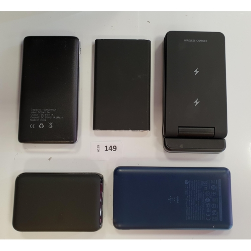 SELECTION OF FIVE POWERBANKS
including Belkin and Goji