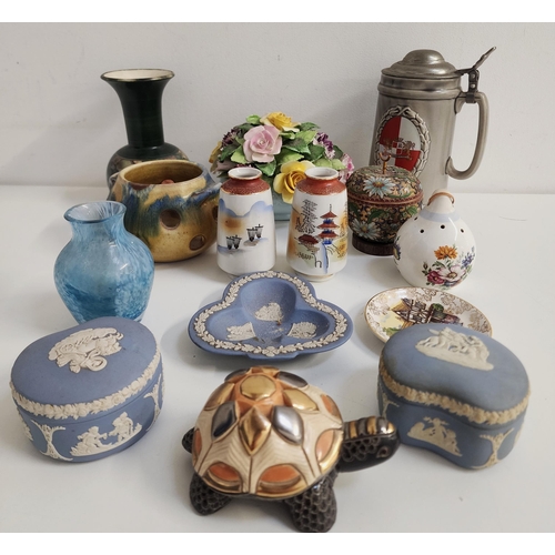 189 - MIXED LOT OF CERAMICS
including three pieces of Wedgwood jasperware, Adderley flower posy, Jersey po... 