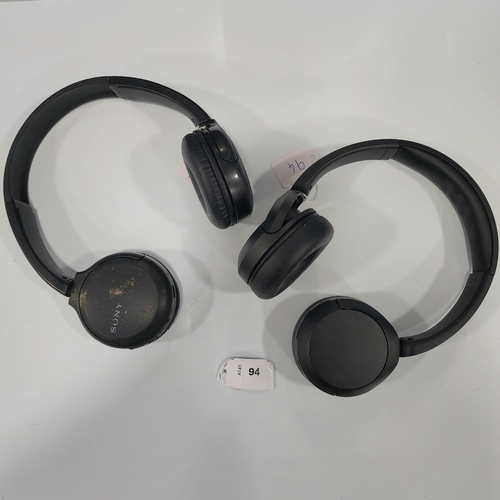 2 PAIRS OF SONY HEADPHONESS
comprising SONY WCH-520 and SONY WH-CH510
Note: some dirt marks to the Sony wh-ch510 headphones