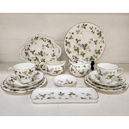 WEDGWOOD WILD STRAWBERRY TEA SET
comprising twelve cups and saucers, twelve side plates of two sizes, sandwich plate, three various serving plates, milk jug and lidded sugar bowl (43)