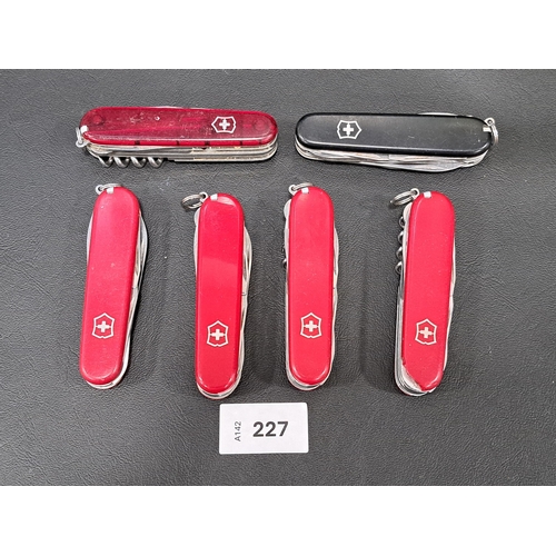 227 - SIX VICTORINOX SWISS ARMY PEN KNIVES
Note: You must be over the age of 18 to bid on this lot.