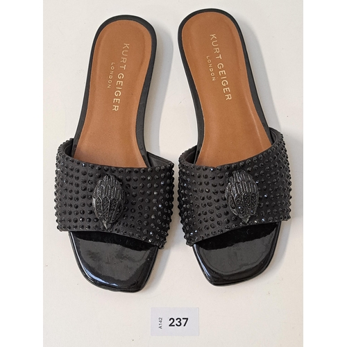 237 - KURT GEIGER BLACK FLAT SANDAL
in a size 5