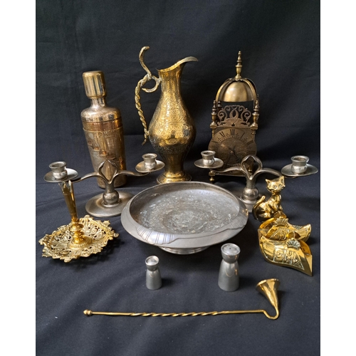 MIXED LOT OF METALWARE
including a lantern clock, pewter bowl, pair of candlesticks, candle snuffer, cocktail shaker, brass ewer and other items