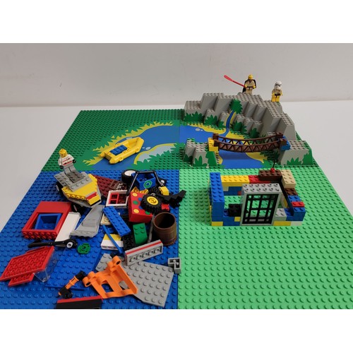 304 - LARGE SELECTION OF LEGO
including a Lego Star Wars Droid Developer Kit, Lego Basic 1638, Lego Free S... 