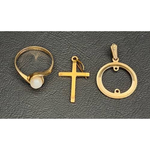 SELECTION OF NINE CARAT GOLD JEWELLERY
comprising a pearl set ring and two pendants, total weight approximately 4.3 grams