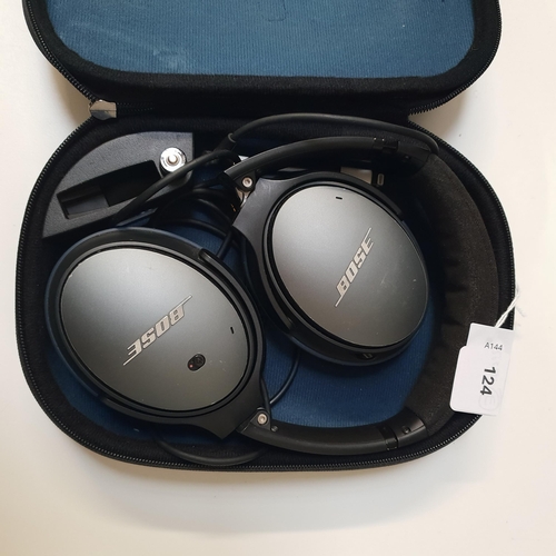 124 - PAIR OF BOSE QC25 ON-EAR ACOUSTIC NOISE CANCELLING HEADPHONES
in case