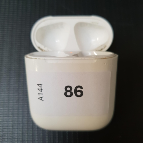 86 - APPLE AIRPODS LIGHTNING CHARGING CASE