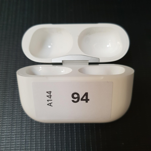 APPLE MAGSAFE CHARGING CASE (USB-C)
for Airpods Pro 2nd gen