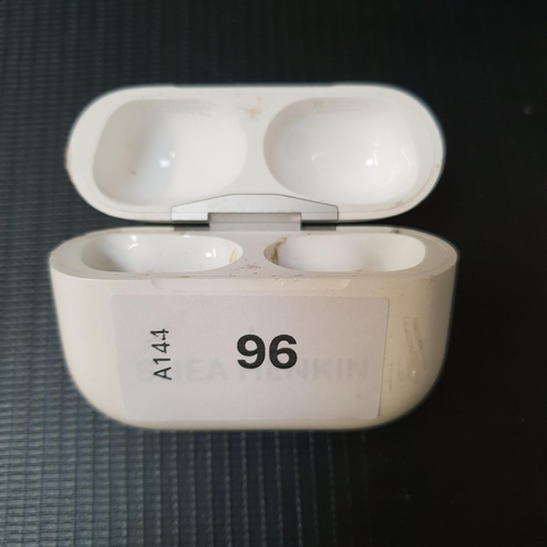 APPLE MAGSAFE CHARGING CASE (LIGHTNING)
for Airpods 2nd Gen
Note: with personalisation 'Shea Henkin'