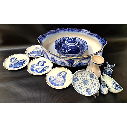 200 - SELECTION OF BLUE AND WHITE CERAMICS
including Chinese dish with character marks to base, possibly W... 