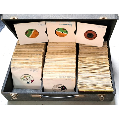 324 - LARGE QUANTITY OF SINGLES
including disco, funk, pop mainly from 1970-1980s some stamped 'ANDROMEDA ... 