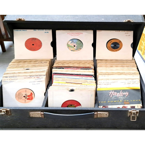 325 - LARGE QUANTITY OF SINGLES
including disco, funk, pop, reggae mainly from 1970-1980s some stamped 'AN... 