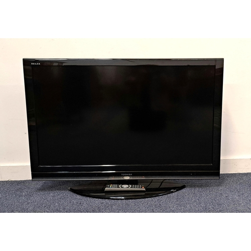 454 - TOSHIBA LCD TELEVISION
model 40RV753, with a 40