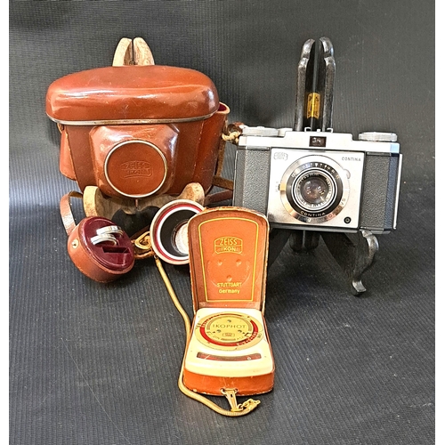 305 - ZEISS IKON CONTINA PRONTOR-SVS CAMERA
in case, together with two additional lenses in individual cas... 