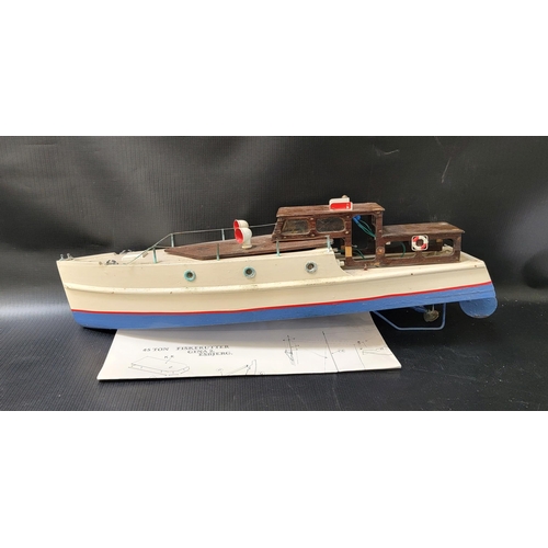 368 - MODEL MOTORISED FISHING BOAT
45 ton Fiskekutter Gina 2 Esbjerg, overall length 60cm