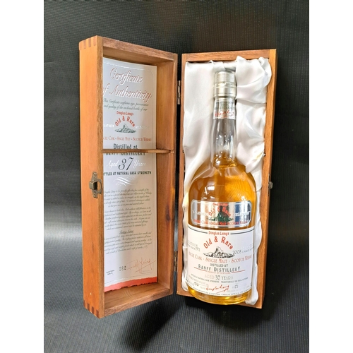 375 - BANFF 37 YEAR OLD SINGLE MALT SCOTCH WHISKY - DOUGLAS LAING'S OLD AND RARE
Distilled March 1971 and ... 