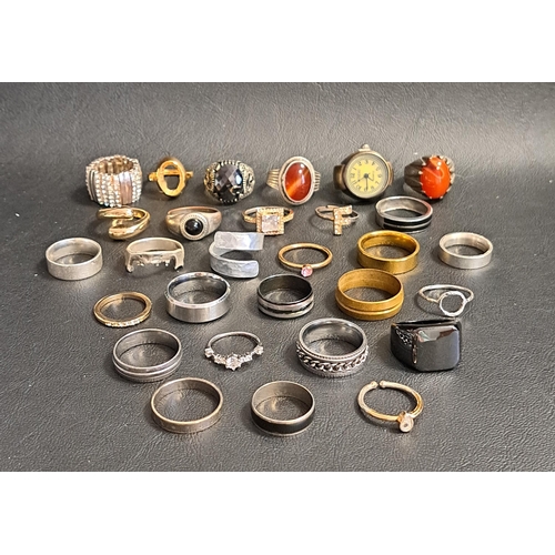 53 - SELECTION OF SILVER AND OTHER RINGS
including various agate and stone set examples, 1 box