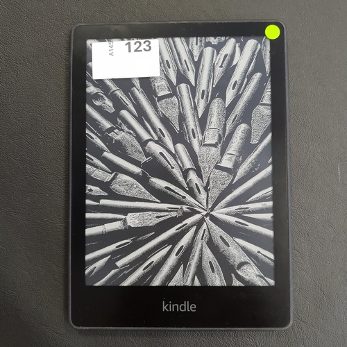 123 - AMAZON KINDLE PAPERWHITE 5 E-READER
serial number G001 PX10 1327 0AH9
Note: It is the buyer's respon... 