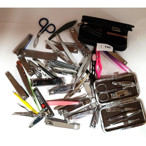 186 - SELECTION OF NAIL CLIPPERS, SCISSORS, TWEEZERS, ETC.