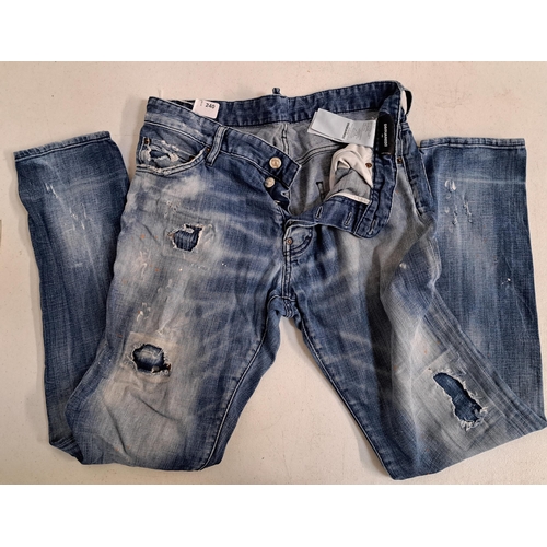 240 - PAIR OF DSQUARED2 JEANS
size 48