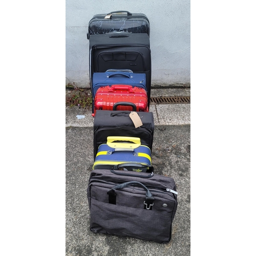 10 - SIX SUITCASES AND ONE HOLDALL (7)
Including Revelation and Aerolite
Note: All suitcases and holdalls... 