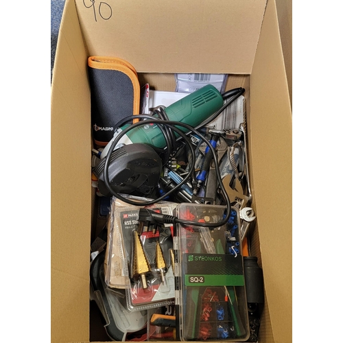 90 - ONE BOX OF TOOLS
including Bosch angle grinder, Magnusson screwdriver set, socket set, screwdrivers,... 