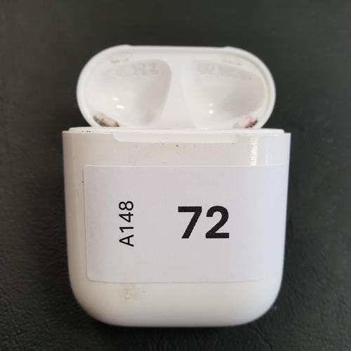 72 - APPLE AIRPODS LIGHTNING CHARGING CASE