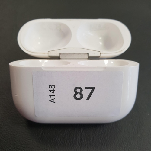 87 - APPLE AIRPODS PRO CHARGING CASE