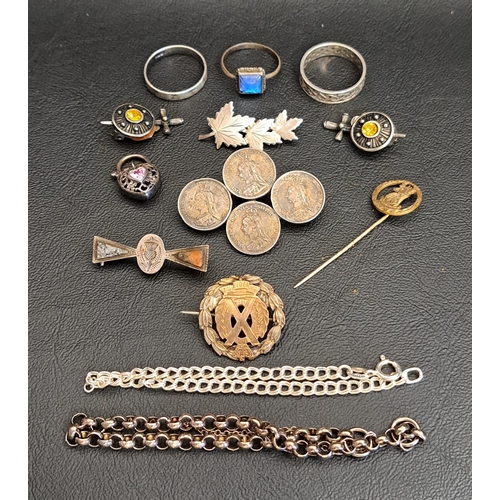 142 - SELECTION OF VINTAGE SILVER AND OTHER JEWELLERY
including a stone set thistle decorated brooch, a Vi... 