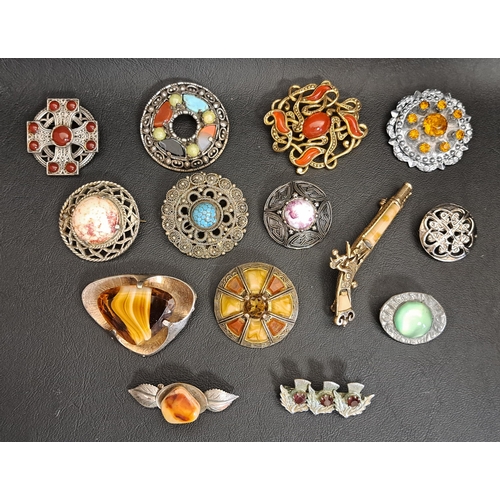 64 - SELECTION OF FOURTEEN VINTAGE BROOCHES
of various sizes and designs, including various stone set exa... 