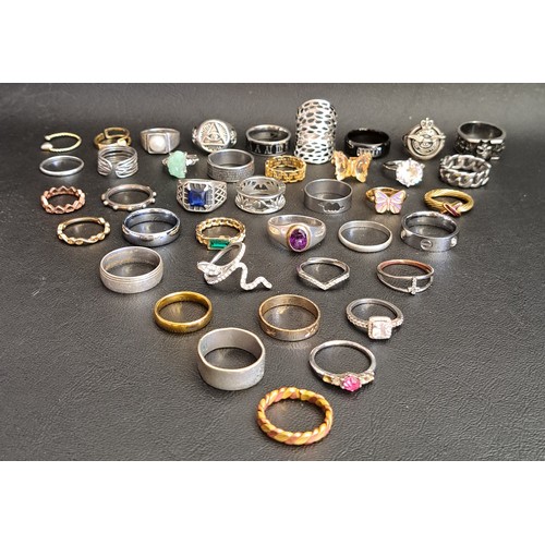 153 - SELECTION OF SILVER AND OTHER RINGS
including statement rings and stone set examples, 1 box