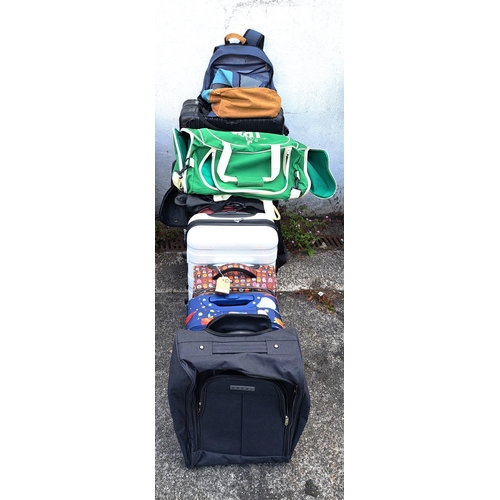 4 - SELECTION OF SEVEN SUITCASES, ONE RUCKSACK AND TWO HOLDALLS
including VIP, IT Luggage, American Tour... 