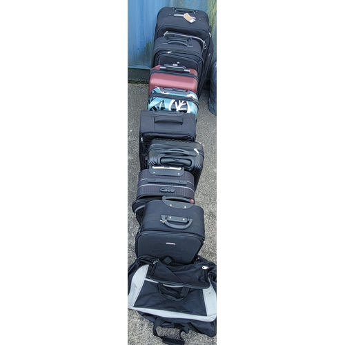 7 - SELECTION OF EIGHT SUITCASES AND TWO HOLDALLS
including: Borderline, Sovereign, Tripp, IT
Note: Suit... 